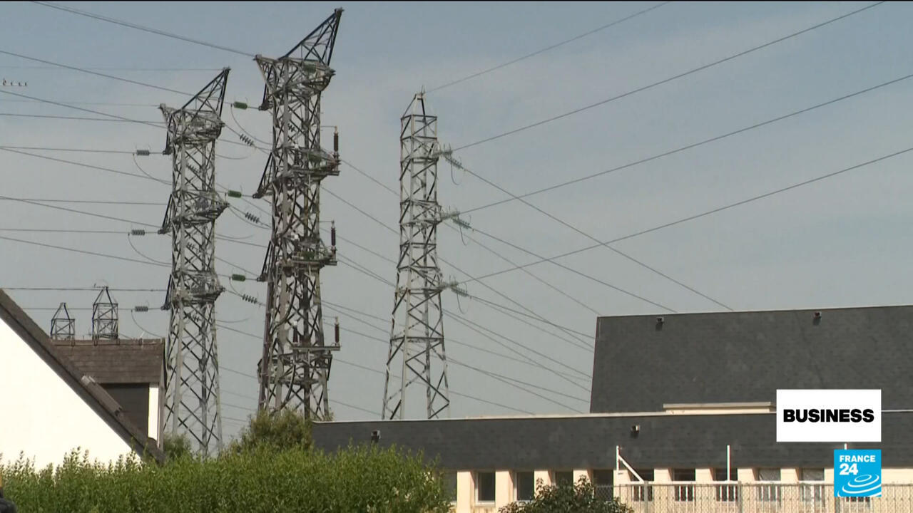 Power outages and melting roads: Heatwave strains French infrastructure – Business