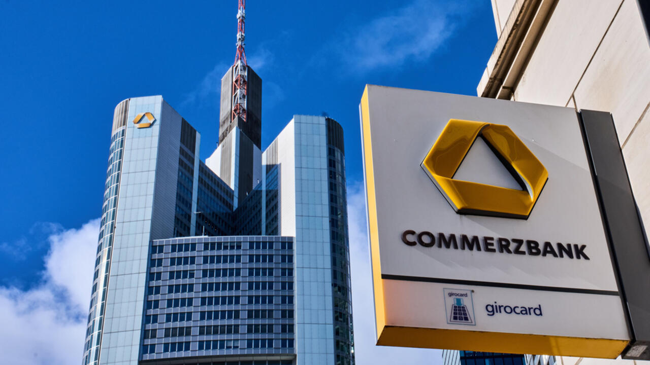 UniCredit closes in on Commerzbank takeover – Business